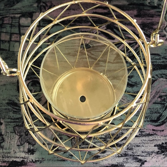wire gold tone candle holder with handle - Picture 2 of 11